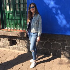 Meet your Posher, Becca